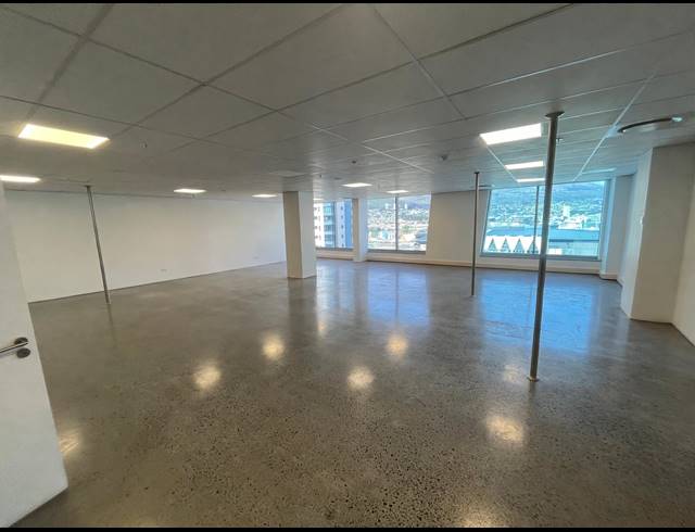 155M² OFFICE TO LET IN FORESHORE